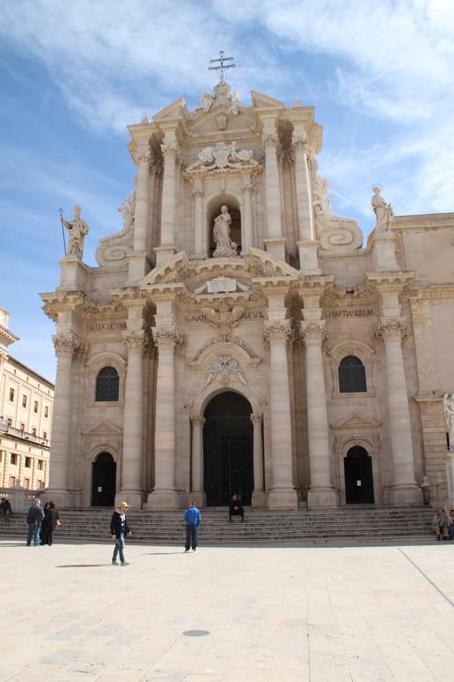 La Casa Di Ilde Al Duomo - Ortigia Holidays Syracuse Extérieur photo